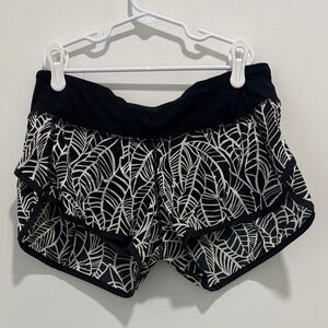 lululemon athletica Black and White Patterned Women's Speed Up Shorts